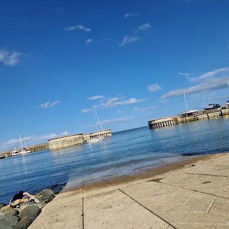 아파트 Modern Duplex In 그레이스톤스