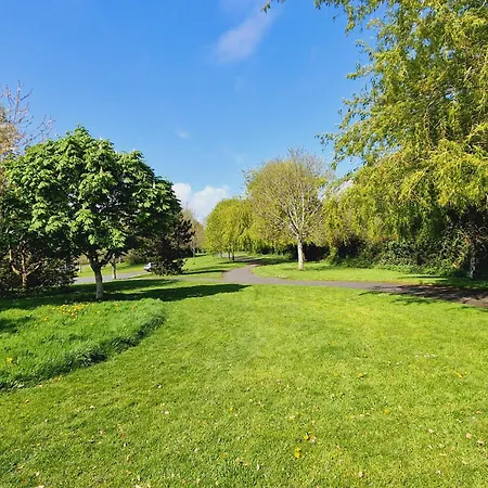 Modern Duplex In Apartment *