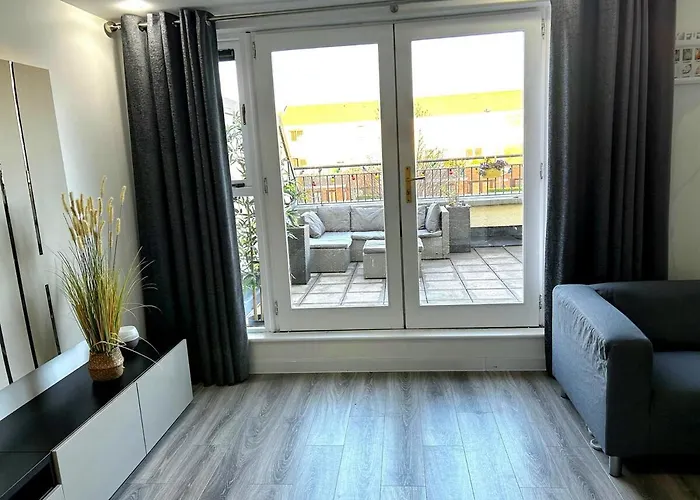 Modern Duplex In 公寓 *